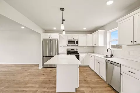 Kitchen - Steven Parkway, Mount Morris, MI 48458 photo 2 of 6