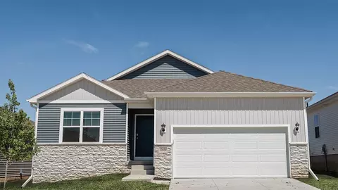 18476 Aurora St, Omaha, NE 68136