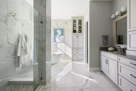 Bath - 5178 Spring Maiden Cir, Apollo Beach, FL 33572 photo 1 of 1