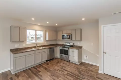 Kitchen - 1322 Trailhead Pl, Harrison, OH 45030 photo 2 of 11
