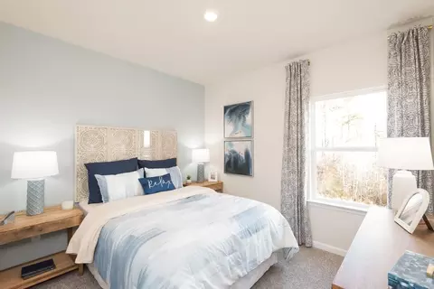 866 Misty Hollow Trl, Lawrenceville, GA 30045