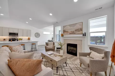 Living - 428 Needlegrass Ln, Kalispell, MT 59901 photo 2 of 2