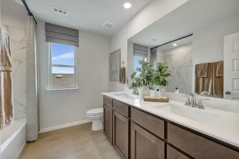 Bath - 6517 Adderly Rd, Pilot Point, TX 76258 photo 1 of 1