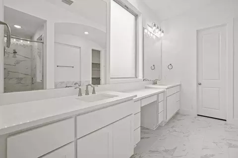 Bath - 5403 Elegance Pl, Manvel, TX 77578 photo 2 of 3