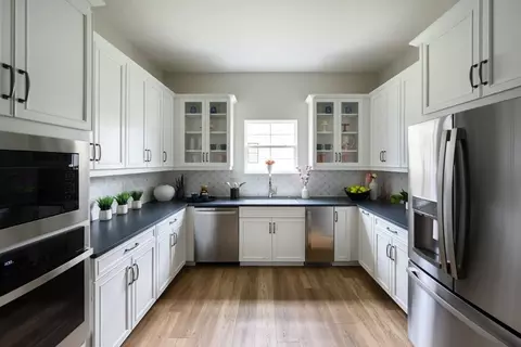 Kitchen - 12857 Daleridge Pl, Riverview, FL 33579 photo 2 of 4