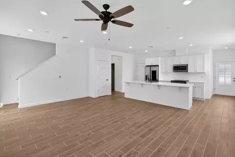 Living - 894 Fruitwood Ave, Clovis, CA 93619 photo 2 of 2
