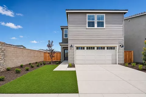 894 Fruitwood Ave, Clovis, CA 93619