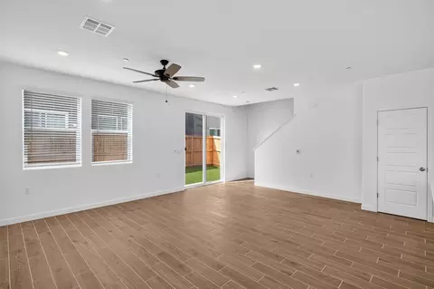Living - 894 Fruitwood Ave, Clovis, CA 93619 photo 1 of 2