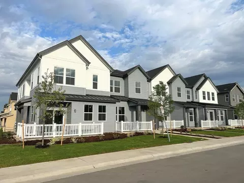 7679 S Mobile Way, Centennial, CO 80016