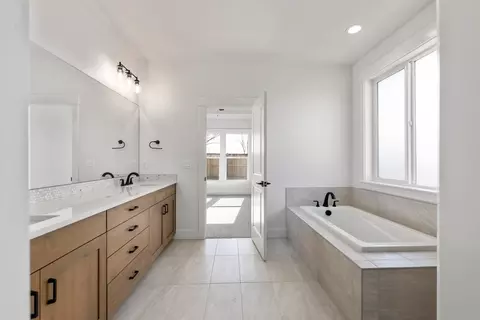 Bath - 11511 S Levant Ln, Kuna, ID 83634 photo 2 of 10