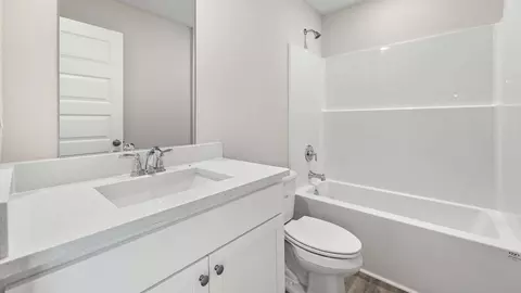 Bath - 3722 Deltona Blvd, Chipley, FL 32428 photo 1 of 2