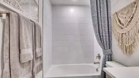 Bath - 153 Greinert Dr, Taylor, TX 76574 photo 9 of 11