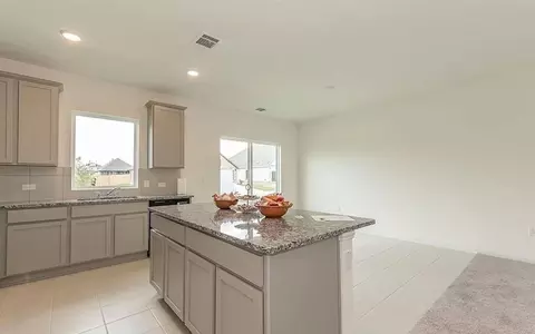 Kitchen - 110 Olympic Park Dr, Kyle, TX 78640 photo 3 of 8