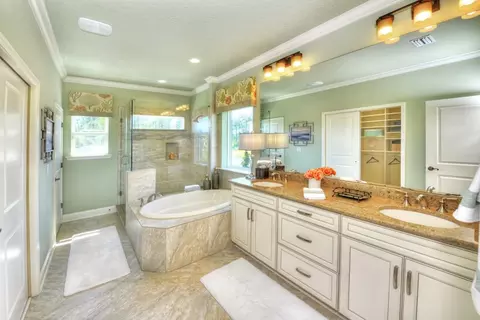 Bath - 3518 SW 117th Ter, Gainesville, FL 32608 photo 2 of 2