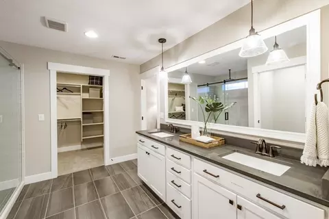 Bath - 916 E Harrier St, Eagle Mountain, UT 84005 photo 2 of 11