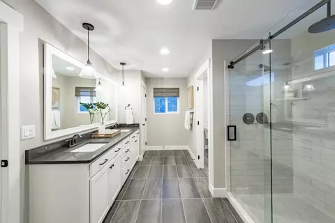 Bath - 916 E Harrier St, Eagle Mountain, UT 84005 photo 1 of 11