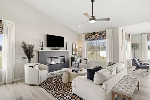Living - 6466 E 104th Ave, Crown Point, IN 46307 photo 1 of 5