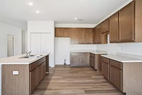 Kitchen - 6466 E 104th Ave, Crown Point, IN 46307 photo 5 of 6