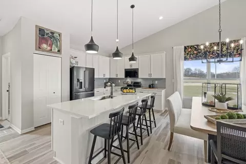 Kitchen - 6466 E 104th Ave, Crown Point, IN 46307 photo 4 of 6