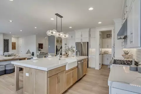 Kitchen - 3381 S 2410 W, Syracuse, UT 84075 photo 3 of 4