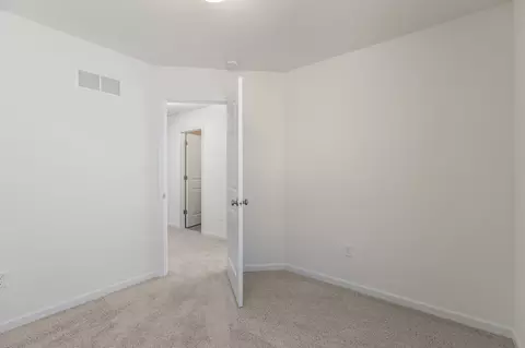 Bedroom - 207 Silo Ridge Dr, Cuba, MO 65453 photo 4 of 8