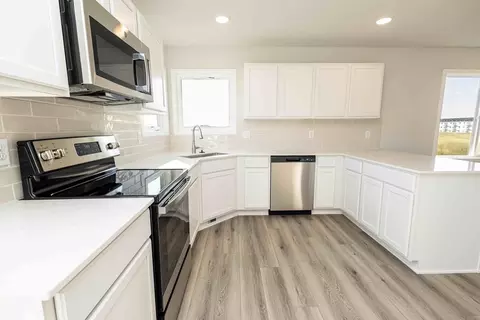 Kitchen - Spruce St, Granger, IA 50109 photo 4 of 6