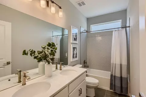 Bath - 154 Buckwheat Ln, Berthoud, CO 80513 photo 4 of 9