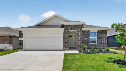565 Sterling Thicket Ln, Denton, TX 76259