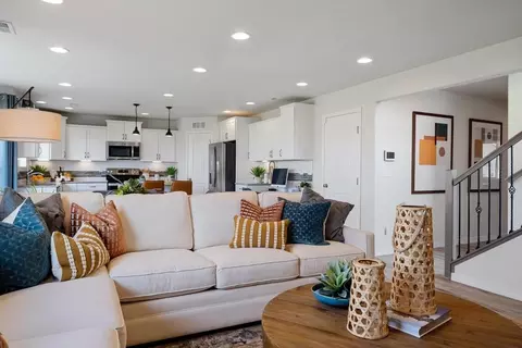 Living - 8190 Lemon Grass Rd, Peyton, CO 80831 photo 3 of 4