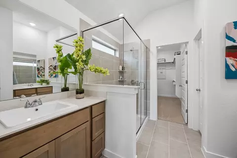 Bath - 5705 Koshoa Dr, Austin, TX 78754 photo 5 of 8