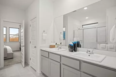 Bath - 5705 Koshoa Dr, Austin, TX 78754 photo 3 of 8