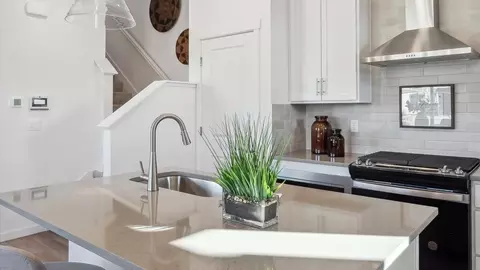 Kitchen - 957 Andrews Crest Dr, Berthoud, CO 80513 photo 2 of 3