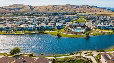 View/Area - 2771 Horseshoe Cir, Fairfield, CA 94533 photo 10 of 18