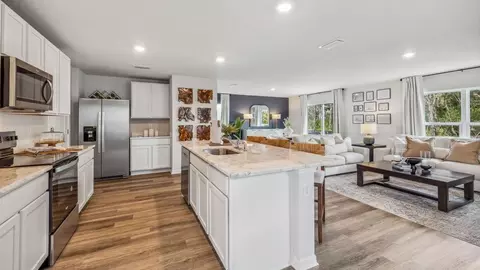 Kitchen - 17325 Whiskey Creek Trl, Parrish, FL 34219 photo 2 of 2