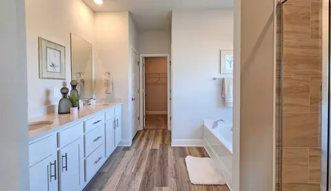 Entry Way - 2382 Hamilton Ridge Dr E, Mobile, AL 36695 photo 2 of 3