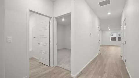 Entry Way - 3965 S Blake Ln, Spokane, WA 99206 photo 1 of 2