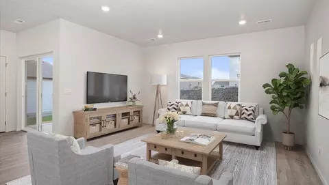 Living - 3965 S Blake Ln, Spokane, WA 99206 photo 1 of 3
