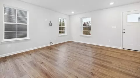 Living - 533 Hall Dr, Georgetown, DE 19947 photo 2 of 2