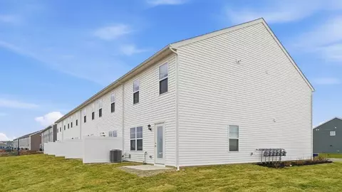 Exterior - 6430 Silver Canoe Way, Galloway, OH 43119 photo 7 of 8
