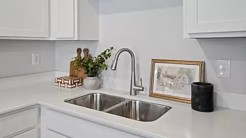 Kitchen - 6430 Silver Canoe Way, Galloway, OH 43119 photo 10 of 13