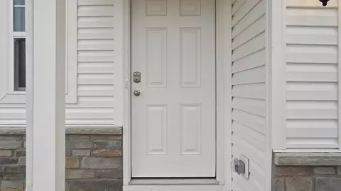Entry Way - 6430 Silver Canoe Way, Galloway, OH 43119 photo 6 of 6