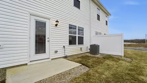 Exterior - 6430 Silver Canoe Way, Galloway, OH 43119 photo 6 of 8