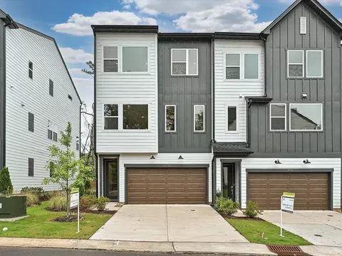 8034 Cedarsmith Ct, Charlotte, NC 28217