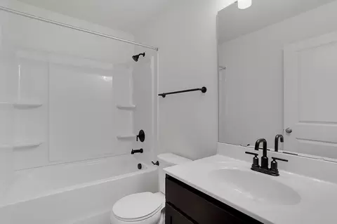 Bath - 4566 Bella Terra Dr, Arnold, MO 63010 photo 2 of 2