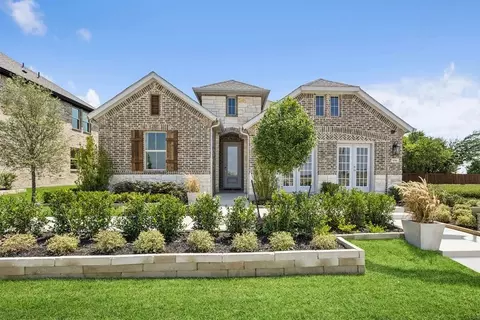 Exterior - 1016 Longbow Trl, Justin, TX 76247 photo 8 of 10