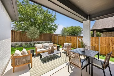 Exterior - 1016 Longbow Trl, Justin, TX 76247 photo 7 of 10