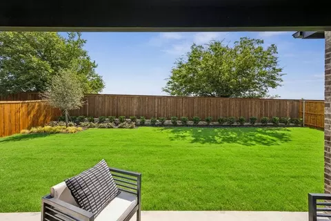 Exterior - 1016 Longbow Trl, Justin, TX 76247 photo 10 of 10