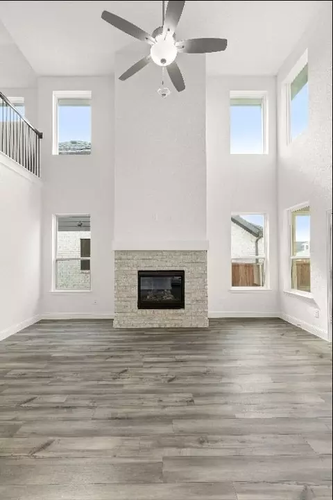 Living - 2509 Swinley Forest St, Celina, TX 75009 photo 2 of 4