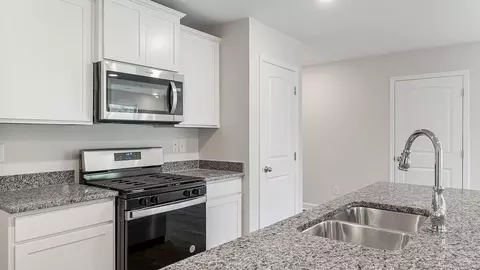 Kitchen - 101 Sawtooth Dr, Troy, AL 36079 photo 4 of 9