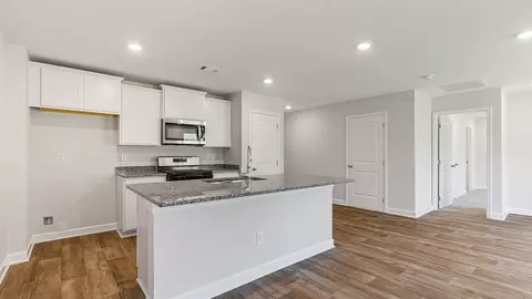 Kitchen - 101 Sawtooth Dr, Troy, AL 36079 photo 3 of 9